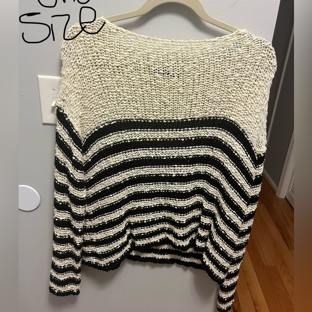 Worn 1-2x. Great condition. One size fits all